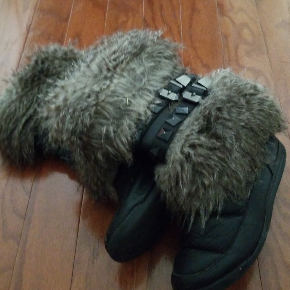 Shoes - Picture 3 of 3